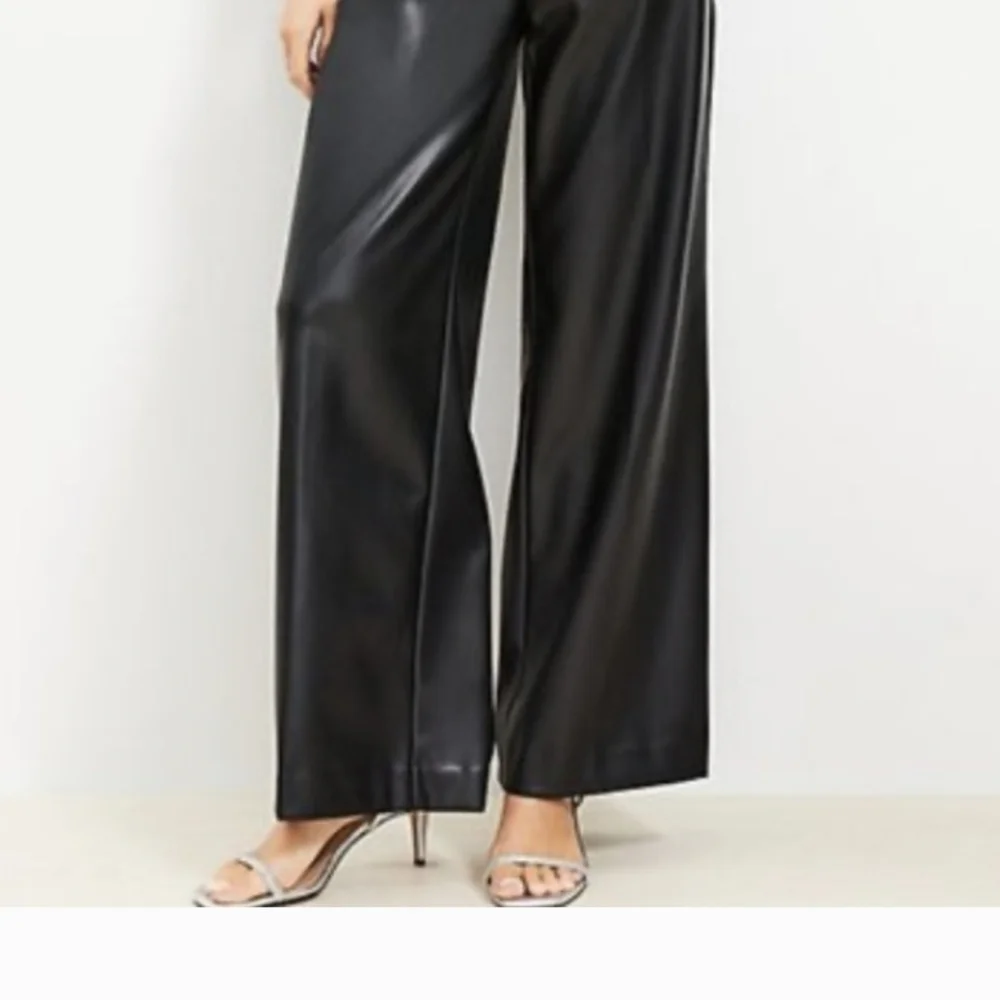 LOFT Black Wide Leg Faux Leather Belted Women's Pants Size 10 NWT